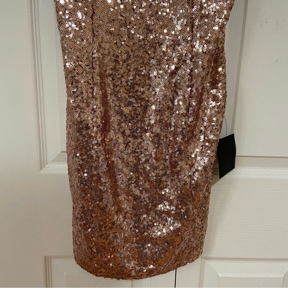 Lulu’s NWT Bring It Rose Gold Pink Sequin Bodycon Mini Dress Size Medium - Picture 5 of 11